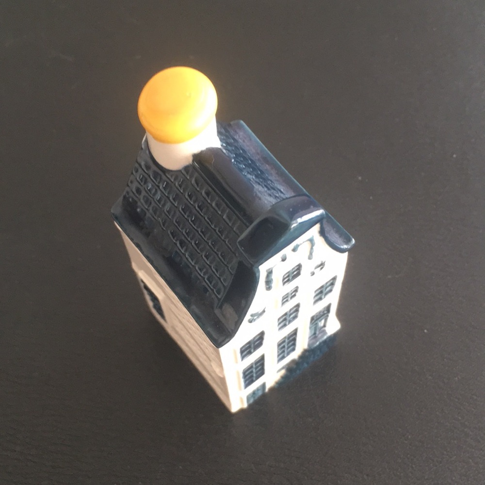 KLM's #9 Blue Delft House Collectible - Picture 13 of 13